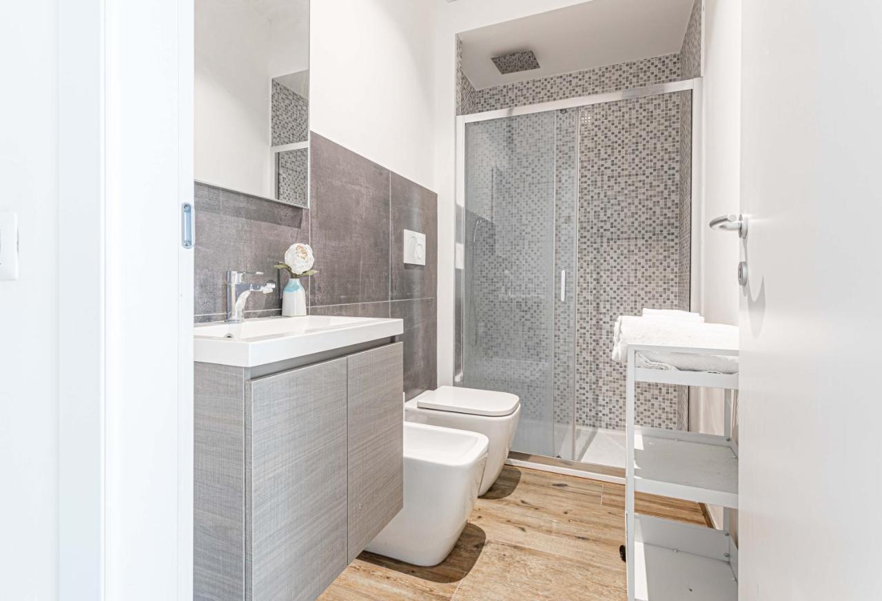 Luxnest I Porta Nuova - Via Pirelli Milaan
